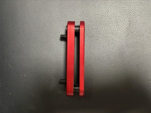 Tus állító szerkezet